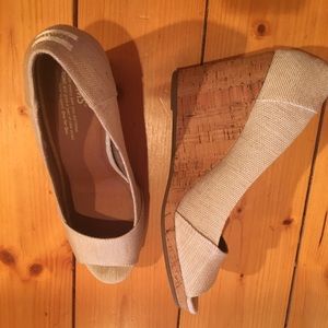 Toms Wedges