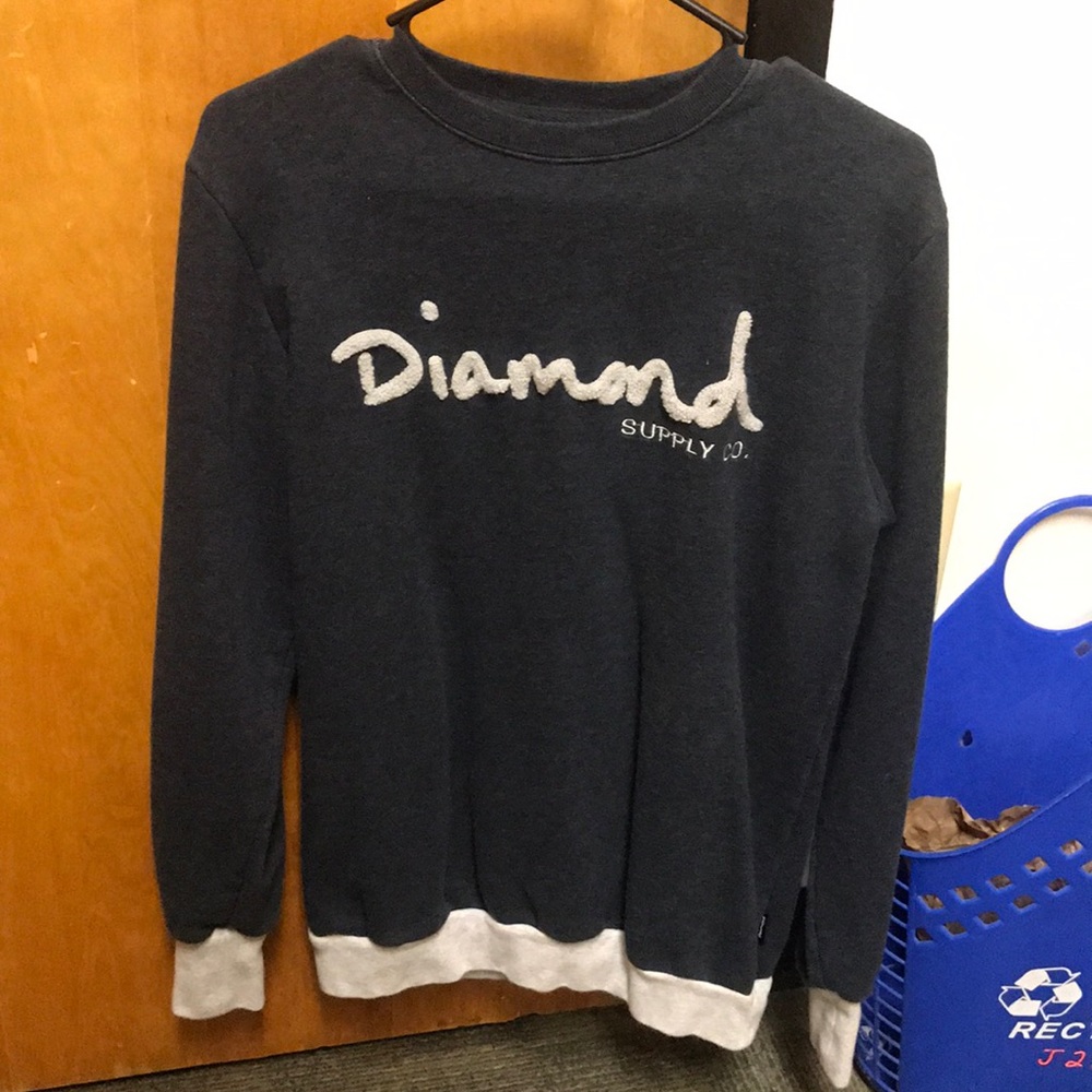 DIAMOND CREWNECK SWEATER
