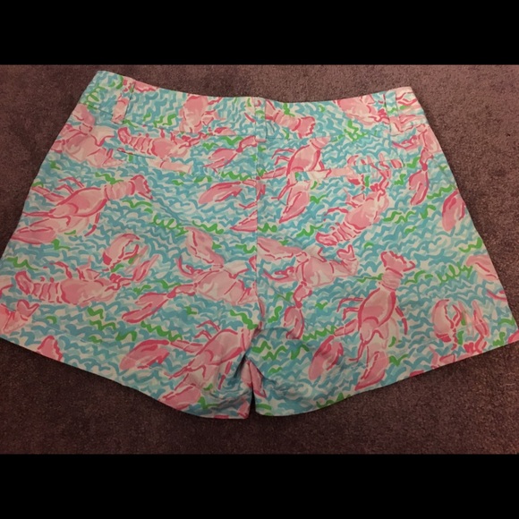 💗SOLD💗 Lilly Pulitzer Lobstah Roll Shorts - Picture 2 of 3