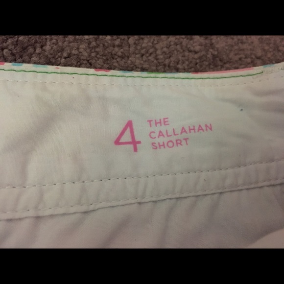 💗SOLD💗 Lilly Pulitzer Lobstah Roll Shorts - Picture 3 of 3