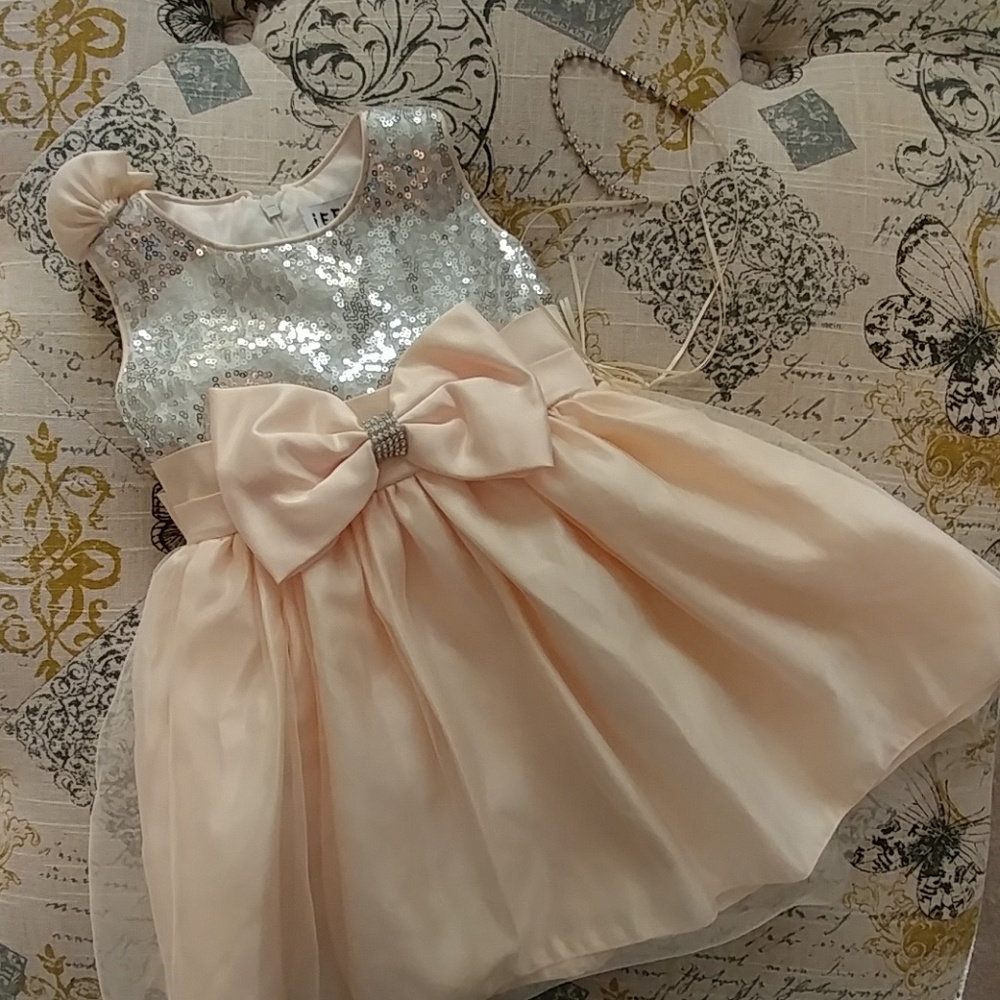 iEFIEL baby girl dress size 12-18 months