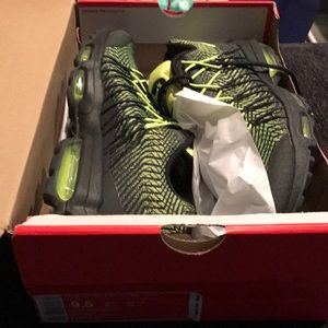 Nike Air Max 95 Ultra in black/neon green (9.5)