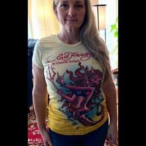 Tee shirt - she devil fish on front!