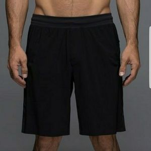 Lululemon Assert Black Short 11" inseam Large