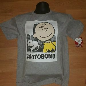 NWT Peanuts Unisex "Photo Bomb" T-shirt, Size L