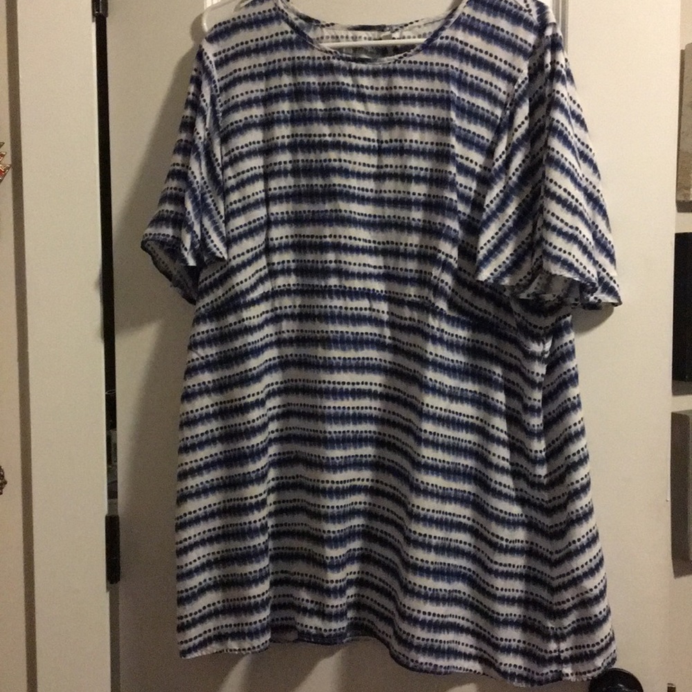 Swim cover up/ maternity shirt