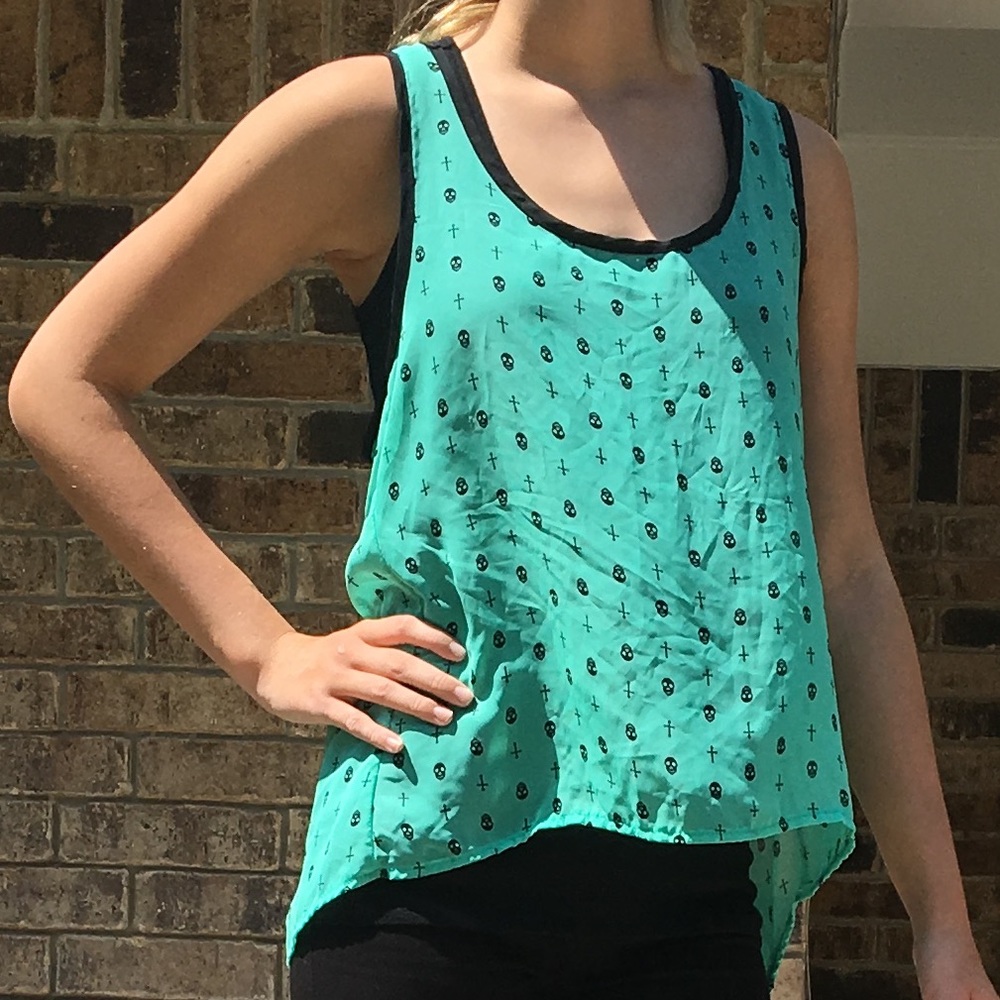 ✨Green skull&cross racerback shear tank