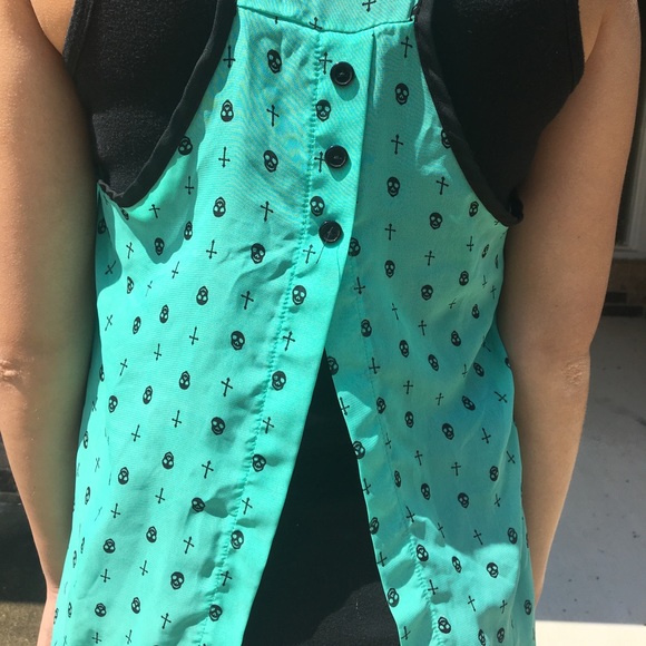 ✨Green skull&cross racerback shear tank - Picture 4 of 4