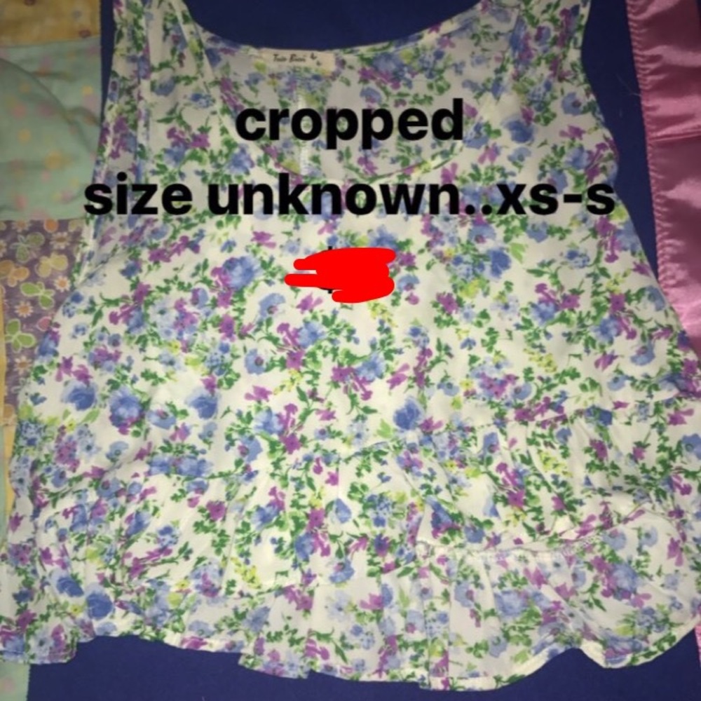 Floral cropped tank top