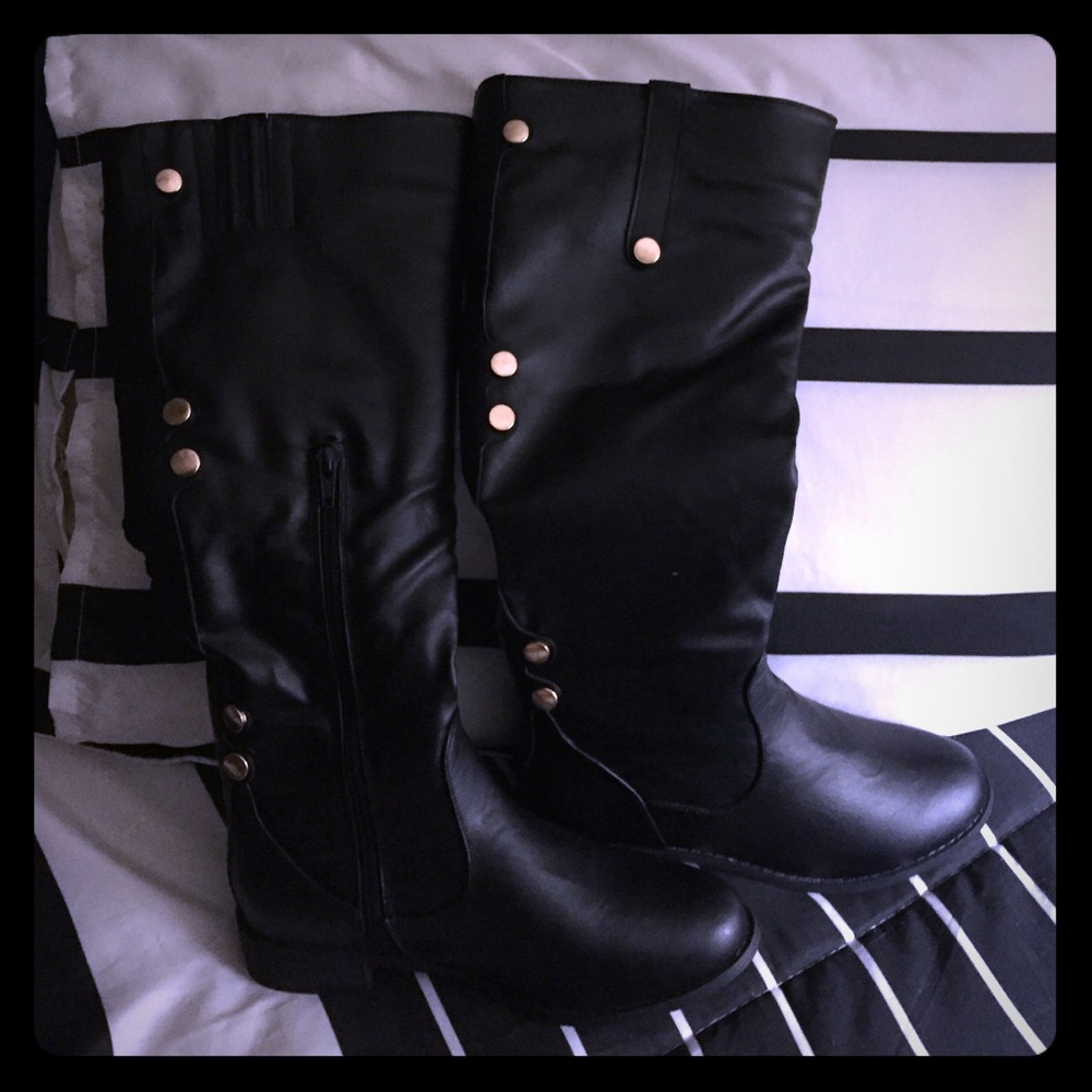Black boots
