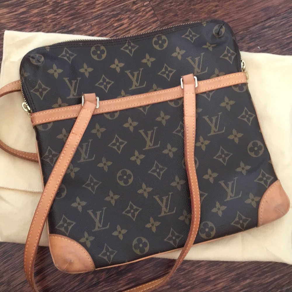 Small Louis Vuitton bag