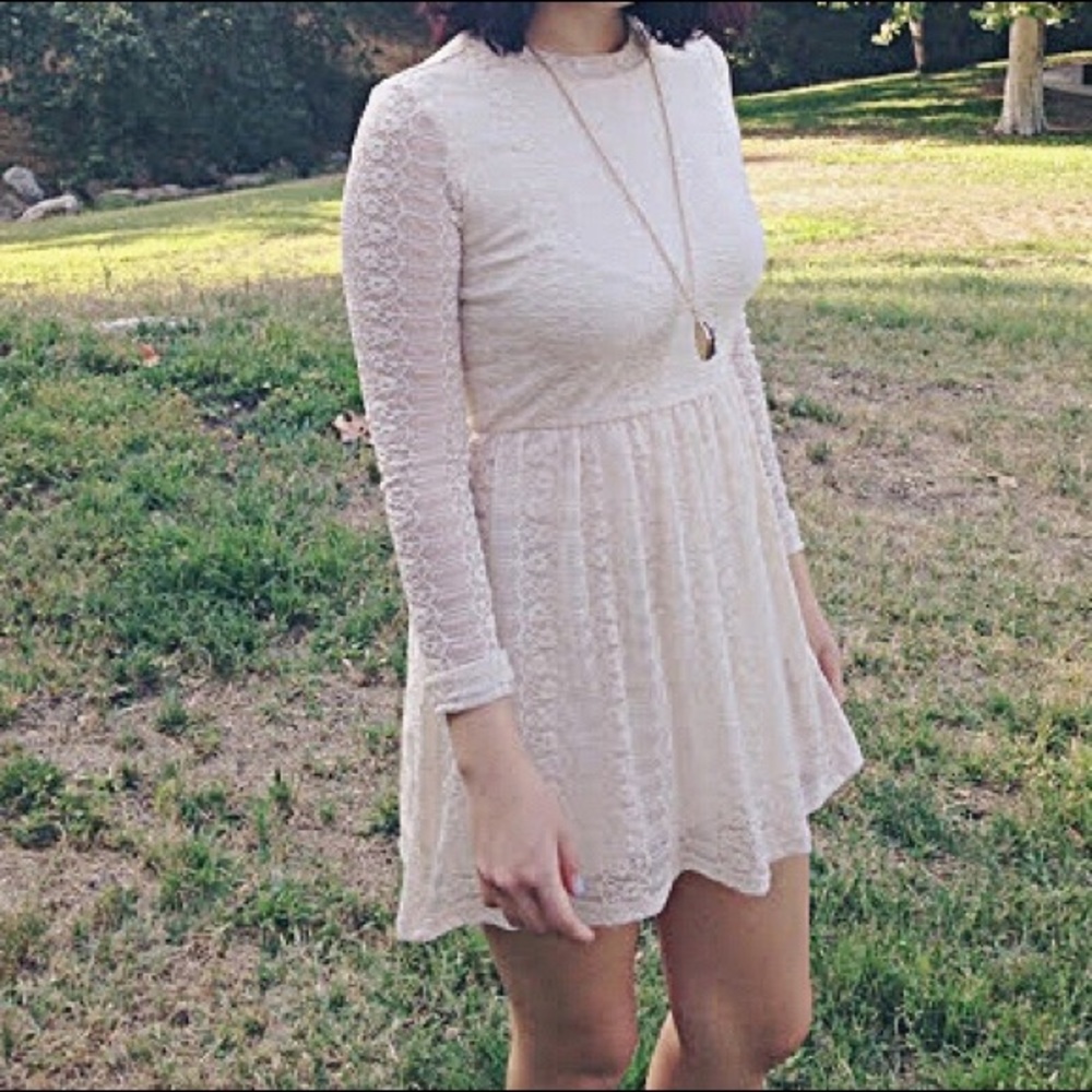 Cream Lace Stretchy Mini