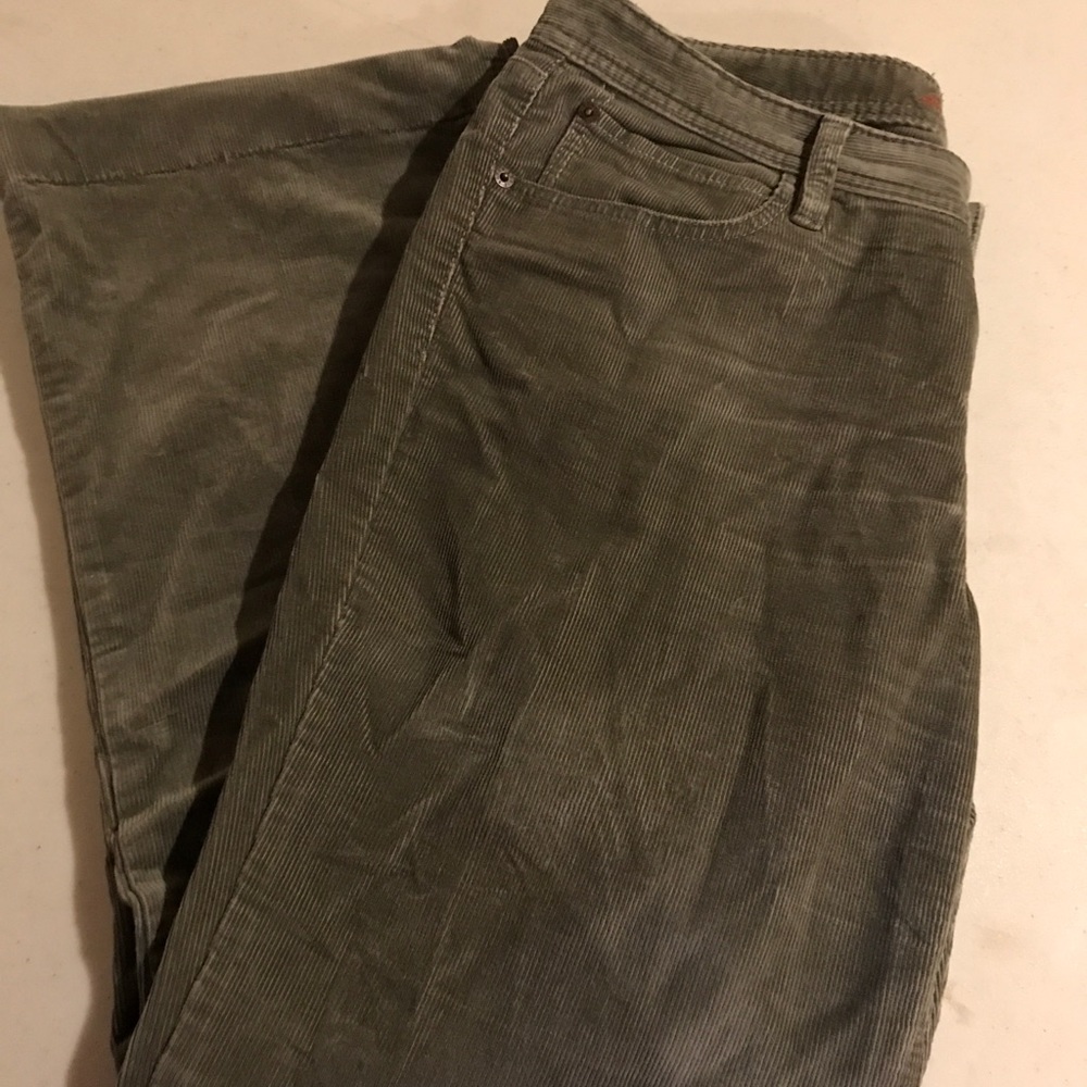 Great corduroy pants!