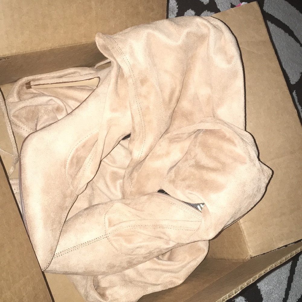 Over the knee NUDE boots