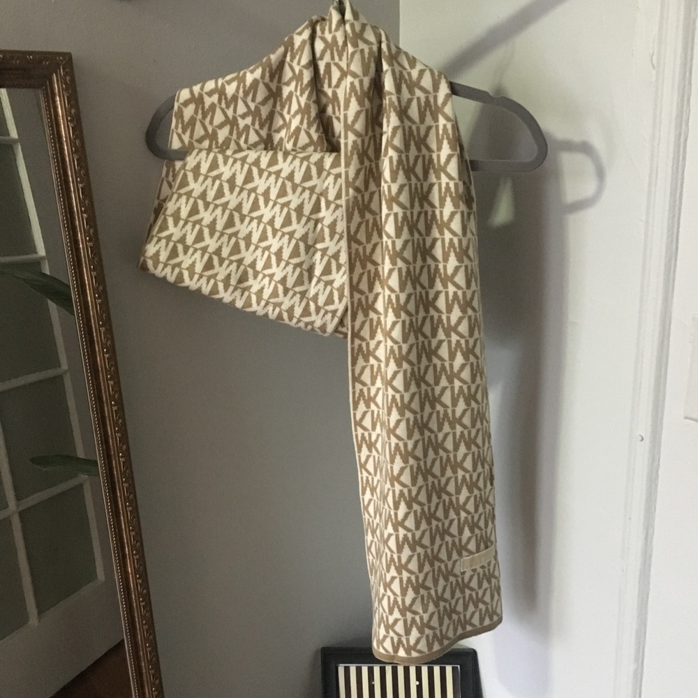 Michael Kors Knit Scarf