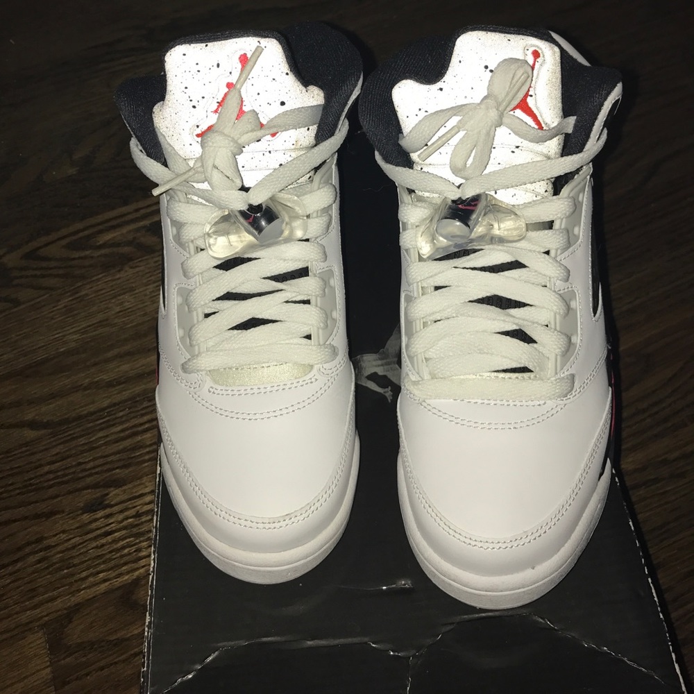 Retro 5s - Picture 2 of 4