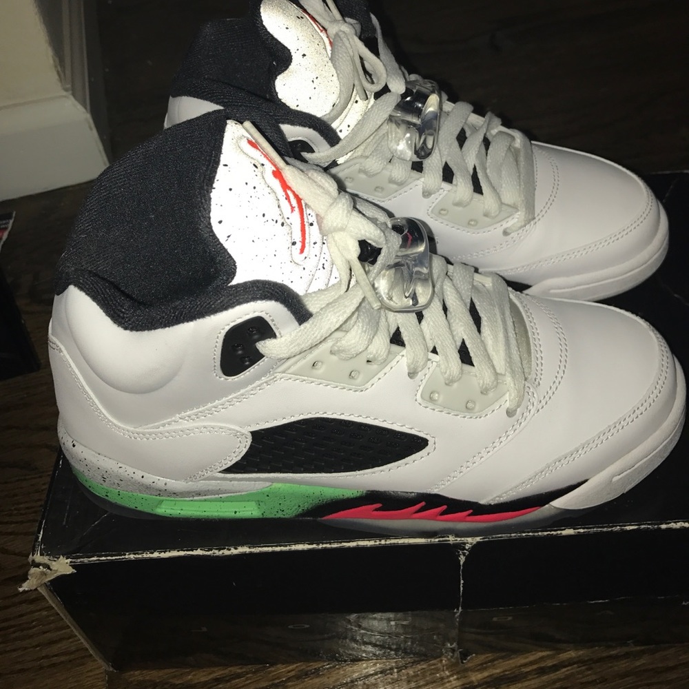 Retro 5s - Picture 3 of 4