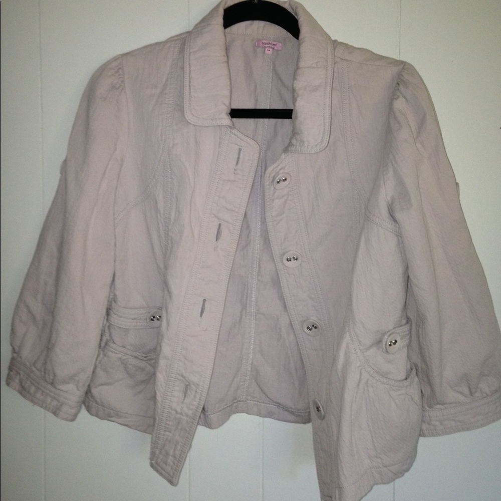 Soft and stylish light grey jacket