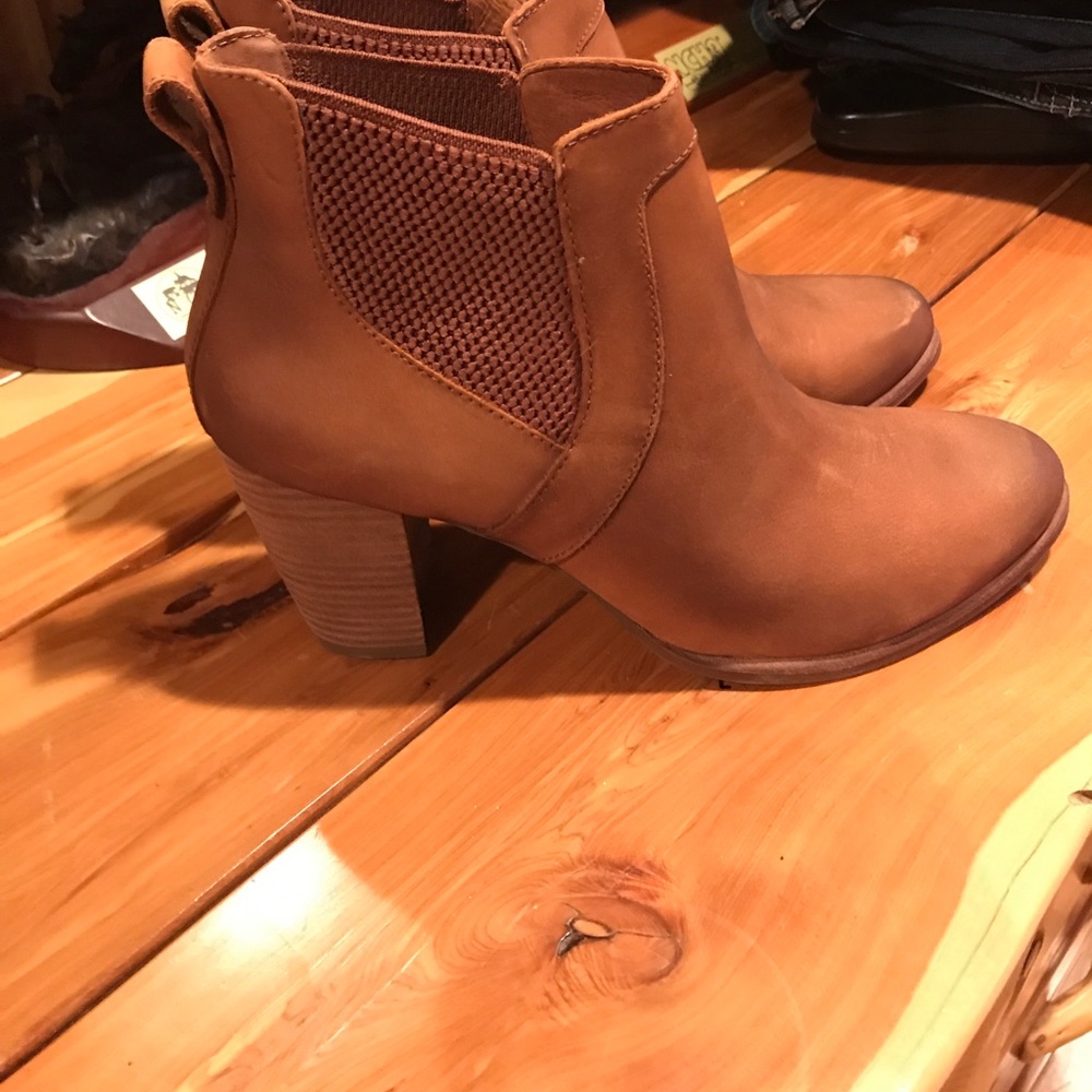 Size 12 ugg booties
