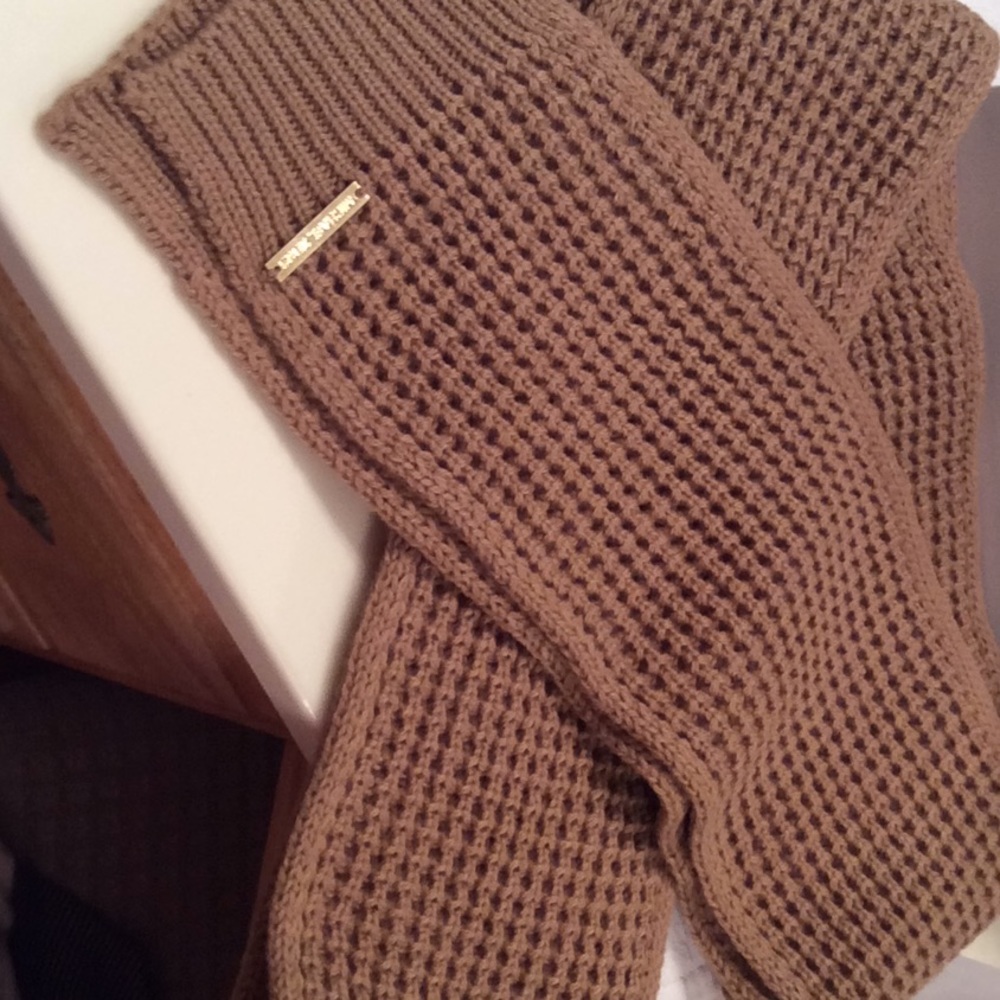 Reduced Luxurious Knit  Hat/Scarf Set Camel Hue - Picture 3 of 3