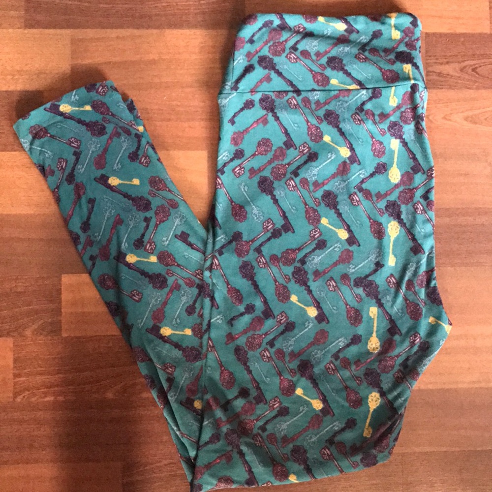 Buttery soft LuLaRoe TC antique key leggings