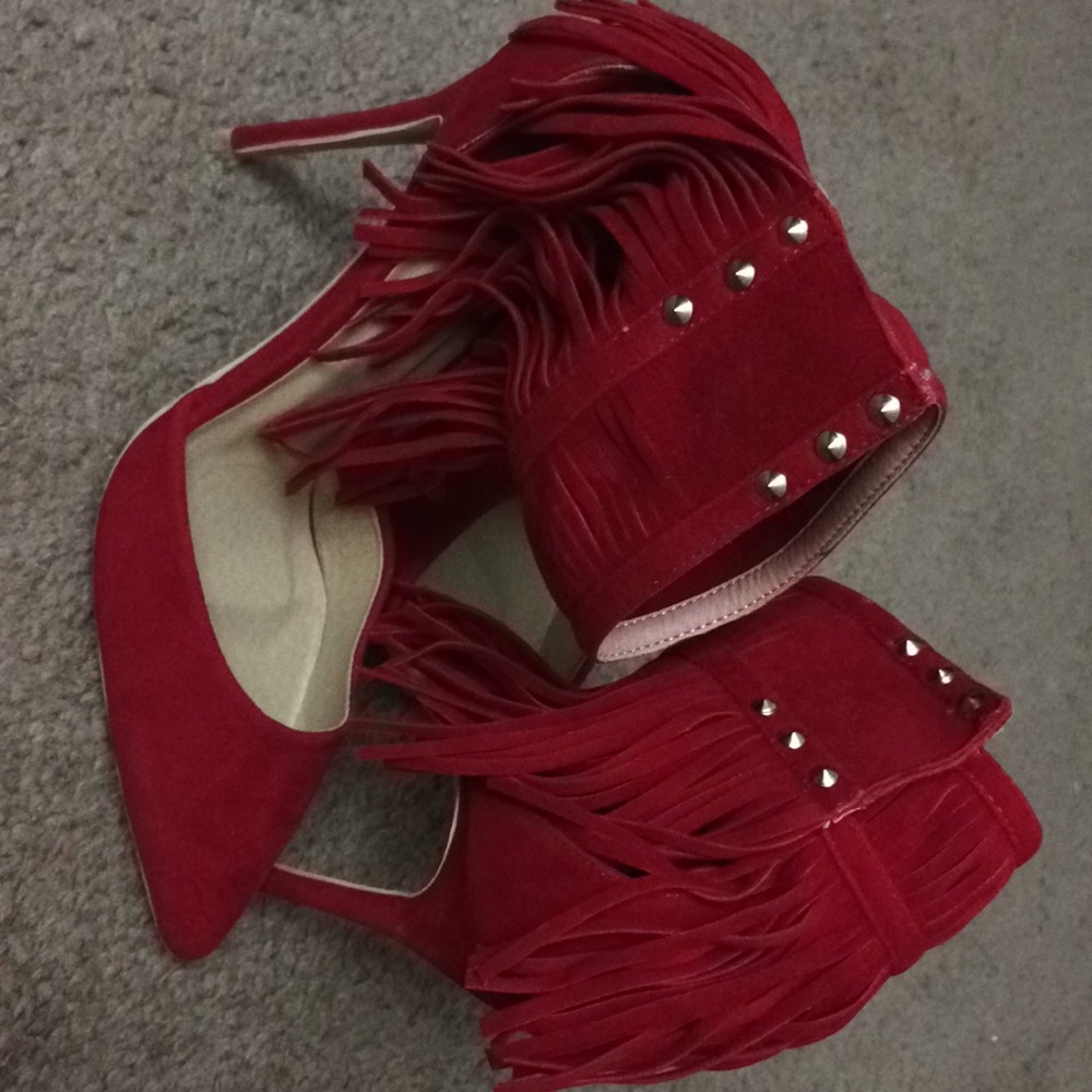 Heels - Picture 2 of 4