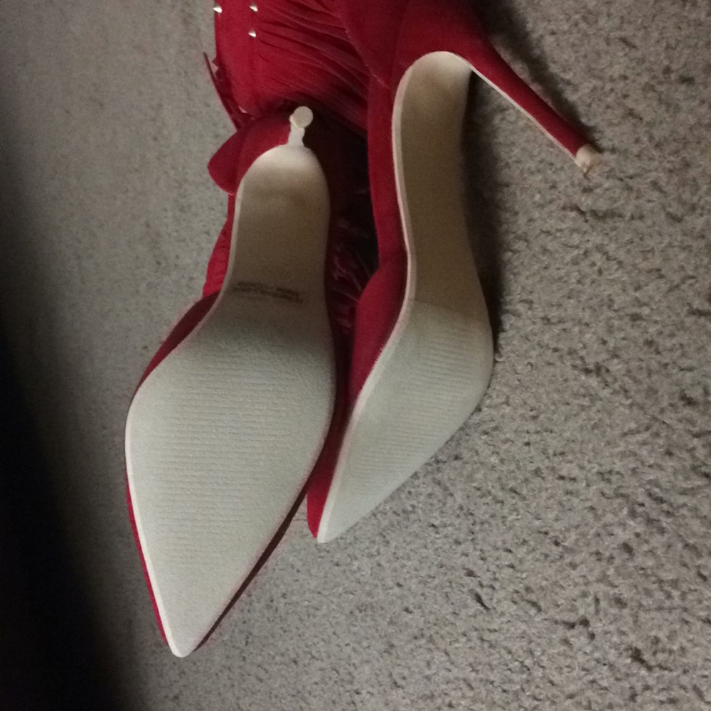 Heels - Picture 4 of 4