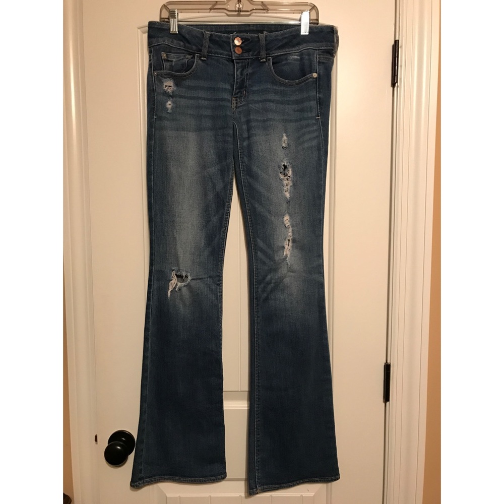🎉SOLD🎉 American Eagle Outfitters Distressed Jean