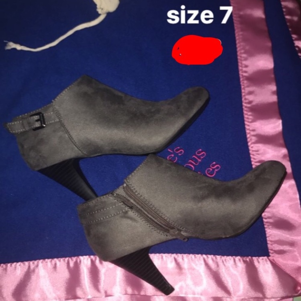 Heel booties
