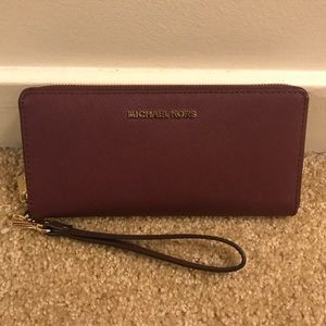 MICHAEL KORS Wristlet Wallet - Plum - NWT