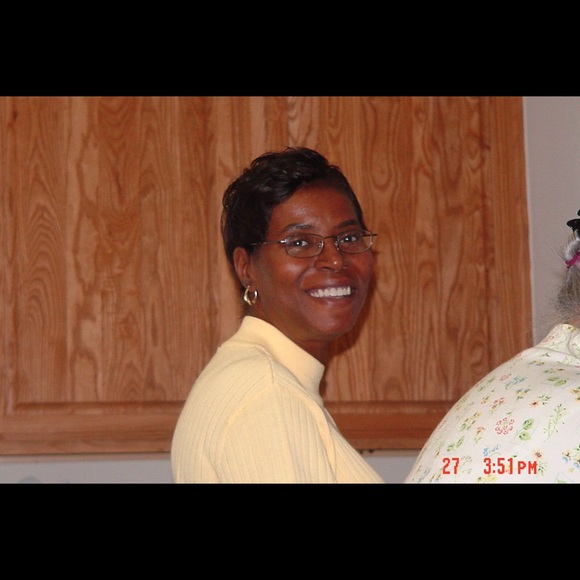 Meet your Posher, Carolyn - Picture 1 of 1