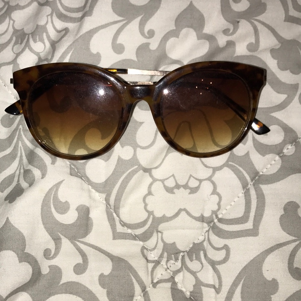 Tortoise Frame Sunglasses