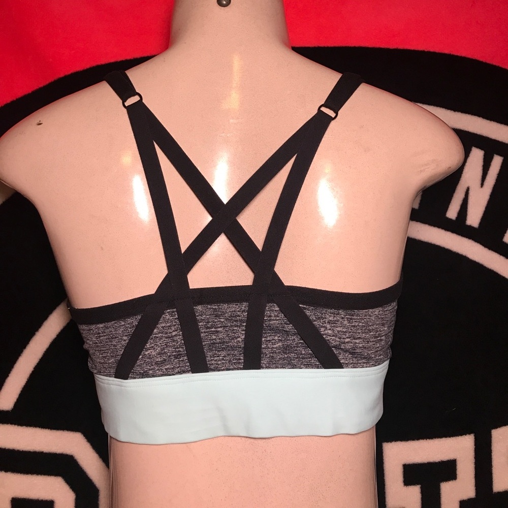 SALEVictoria SECRET PINK SPORTS BRA NWT - Picture 3 of 3
