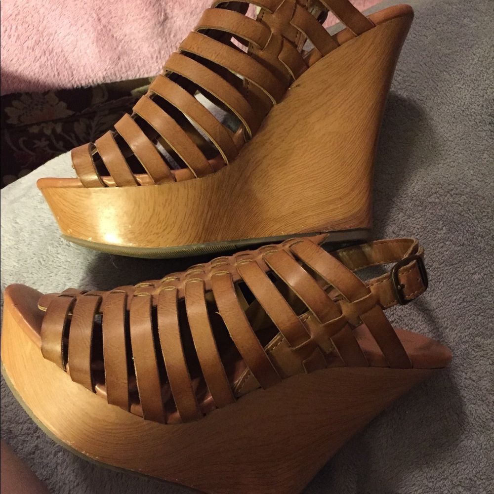 🚨LAST CHANCE!🚨Cognac Women's Wedge