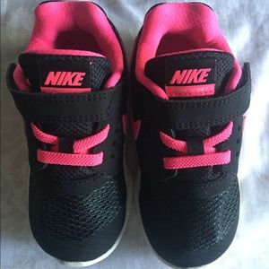 Nike Black & Pink Sneakers Size 7C