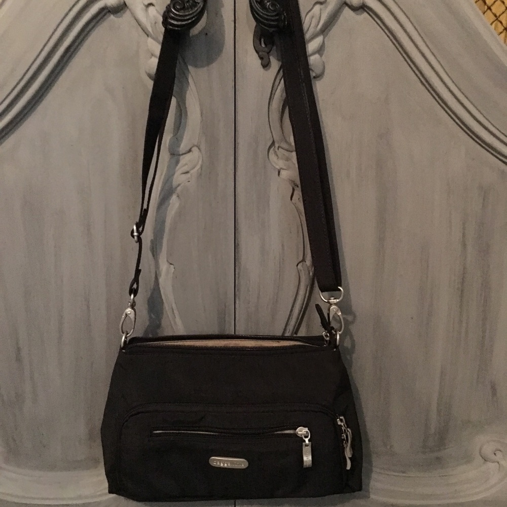 Baggallini Crossbody bag