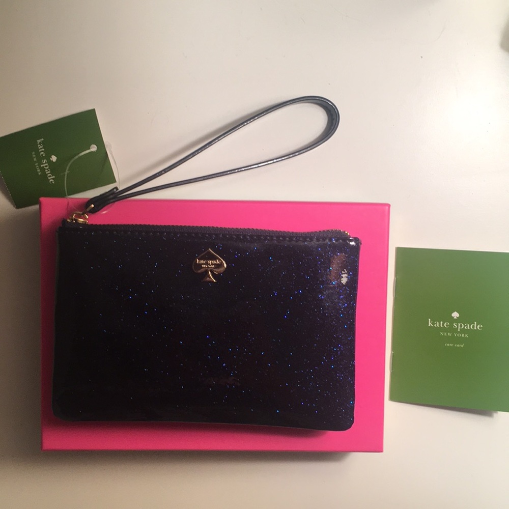 NWT Kate Spade wristlet never used