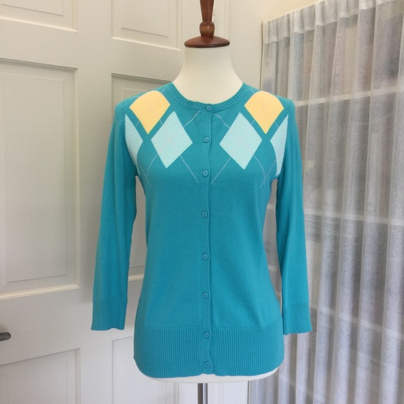 NWOT Bundle of 2 3/4 sleeve sweater - Picture 4 of 8