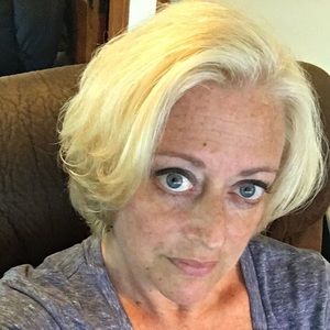 Meet your Posher, Debbie