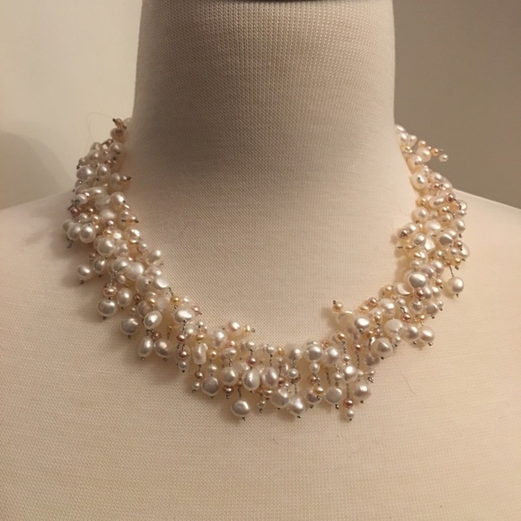Faux pearls multi size necklace - Picture 1 of 3