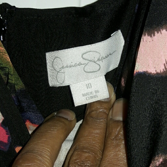 Jessica Simpson Floral Dress 🚫 SOLD 🚫 - Picture 2 of 6