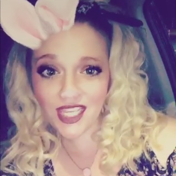 Meet your Posher, Taylor - Picture 2 of 8