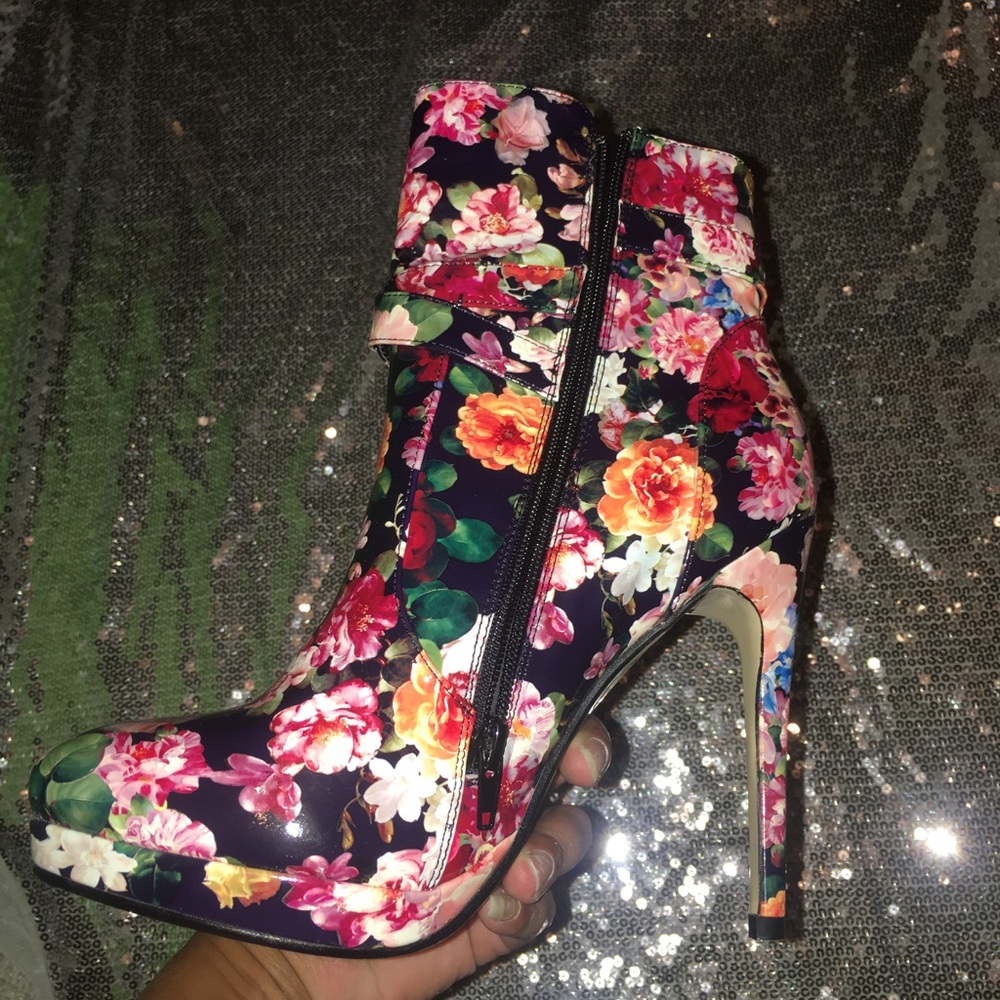 Shoes - Picture 2 of 2