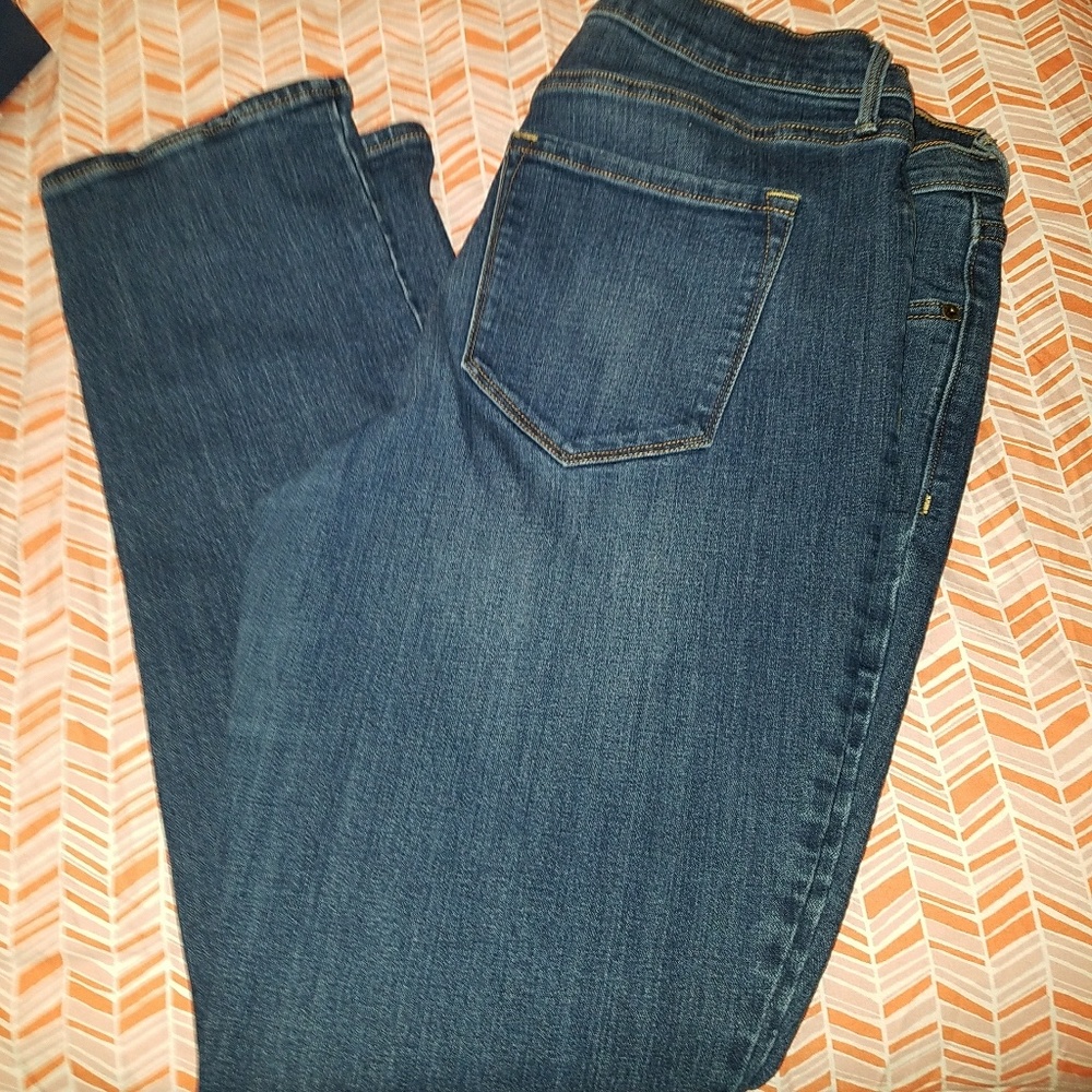 OLD NAVY CURVY MID RISE JEAN