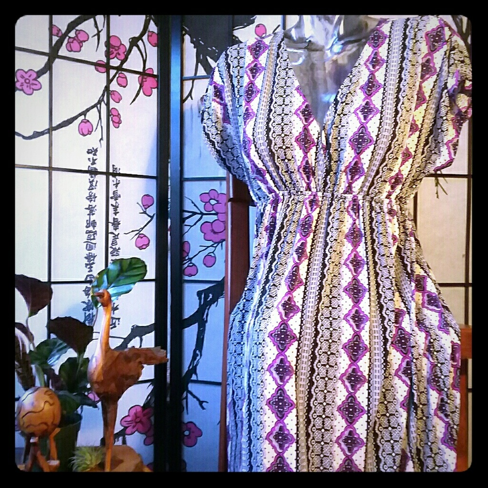 Maxi dress (Purple, White, Black)