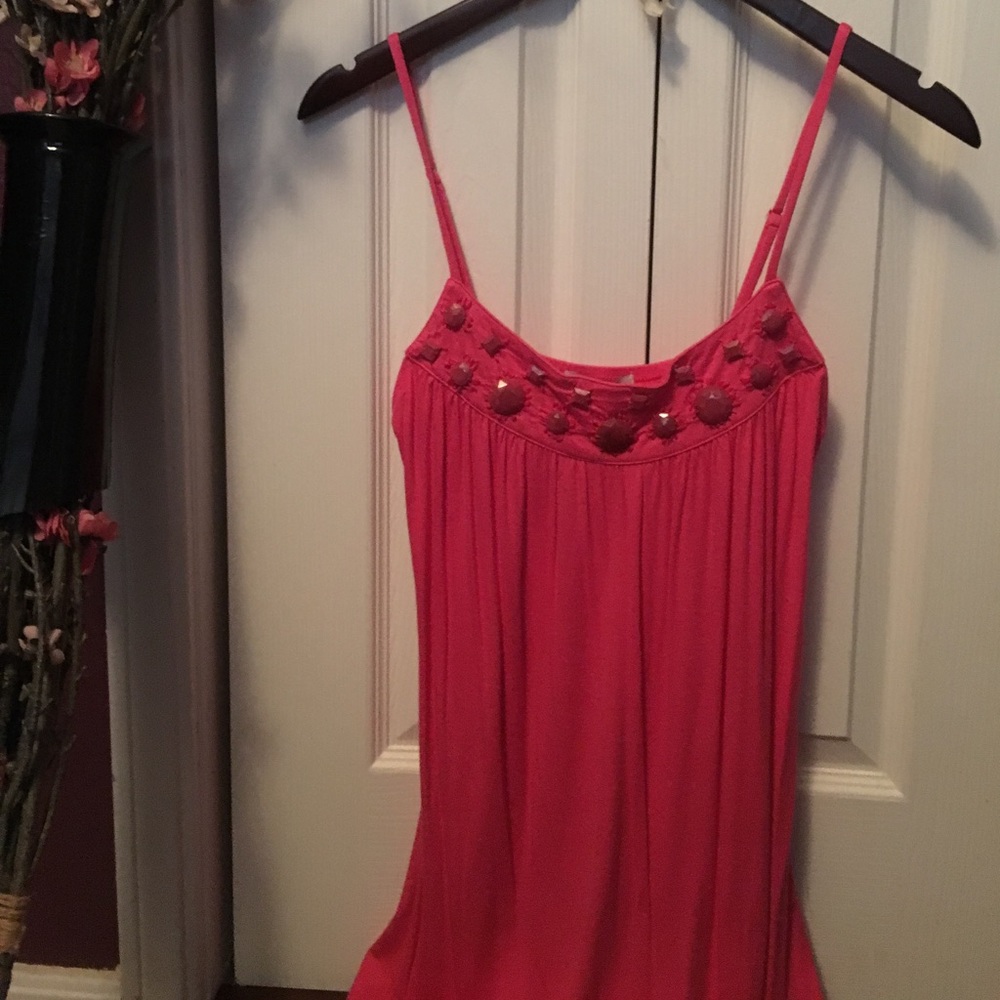 Nikibiki: pink tank with jewels