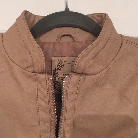 "Leather" jacket never worn - Picture 2 of 3