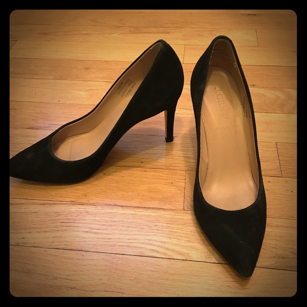 j crew suede Everly pump in black. Size 6.