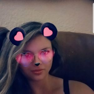 Meet your Posher, Sandra