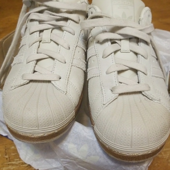 ADIDAS Superstar Cream and Bronze - Picture 2 of 5